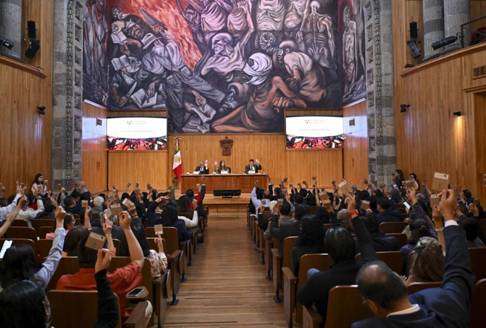 UdeG otorgará doctorado “Honoris causa” al cantante Joan Manuel Serrat