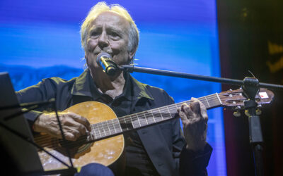 Serrat, uno de los protagonistas del 50 aniversario de El País