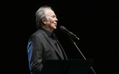 Tertulia de Joan Manuel Serrat y Kiev Portella en el Ateneu de Maó